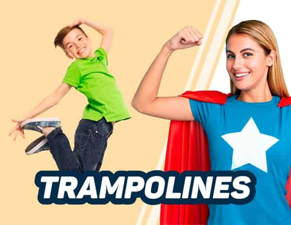 Image catégorie trampoline avec femme super héroïne devant garçon en train de voler 